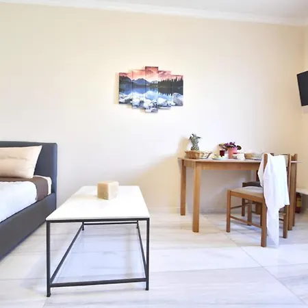 Konomi Apartament Karavádhos